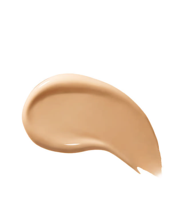 Shiseido Synchro Skin Radiant Foundation 230 Alder, 30 ml.