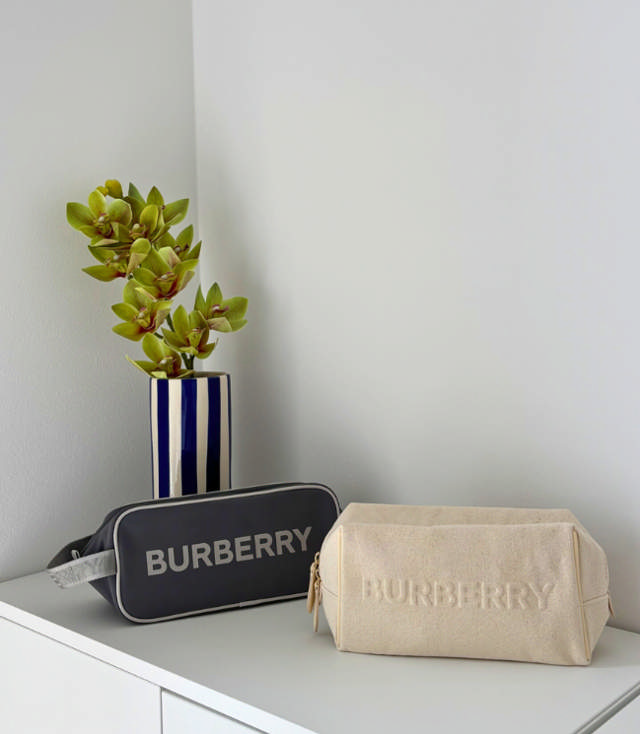 Burberry Toilettaske Grå